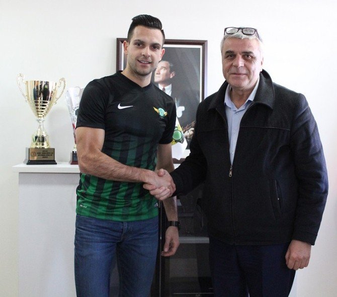 Akhisar Belediyespor Stoperi Çin’den Buldu