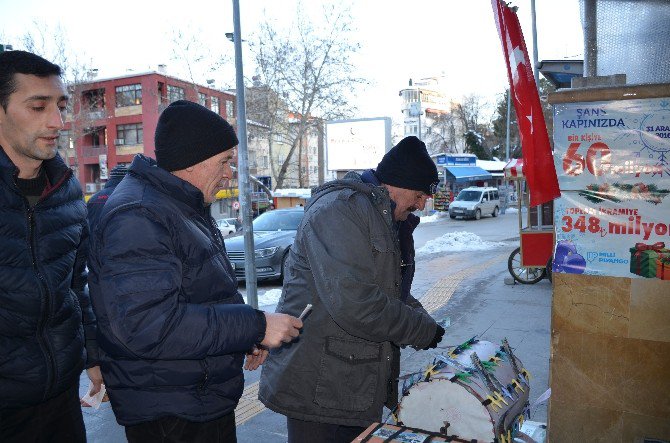 Milli Piyango Satıcılarında İkramiye Yoğunluğu