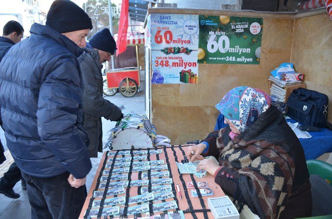 Milli Piyango Satıcılarında İkramiye Yoğunluğu