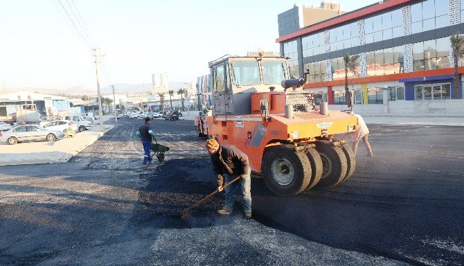 Bornova’da Yollar Yenileniyor, Ulaşım Rahatlıyor