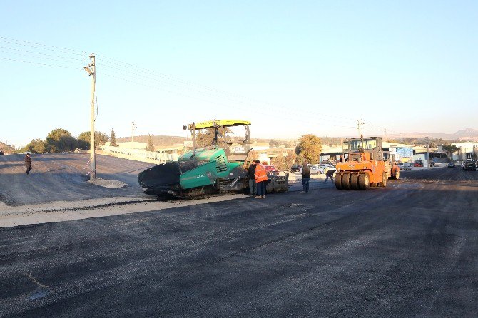 Bornova’da Yollar Yenileniyor, Ulaşım Rahatlıyor