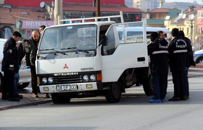 Kayseri’de Bir Kişi Aracında Ölü Olarak Bulundu