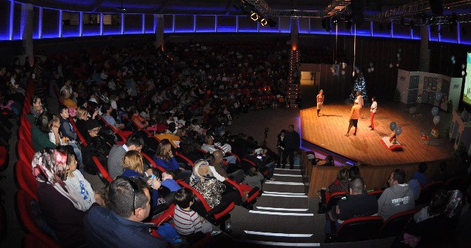 Mod International School’un Düzenlediği Tiyatro Gösterisi Büyük İlgi Gördü