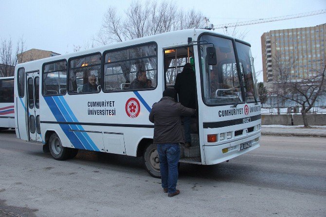 Cumhuriyet Üniversitesi’nde Engellilere Özel Servis Aracı