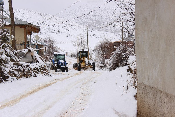 Tufanbeyli’de Kapalı Yol Kalmadı