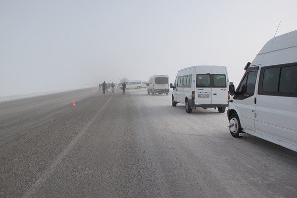 Çaldıran’da Maddi Hasarlı Trafik Kazası