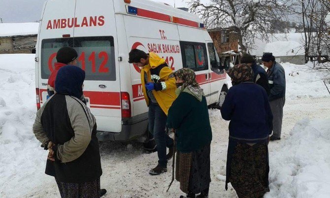 Hastaya Almaya Giden Ambulans Kara Saplandı