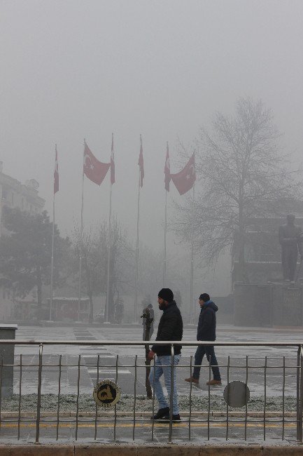 Düzce’de Sis Etkili Oluyor