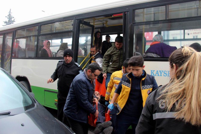 Otobüste Rahatsızlanan Şahıs Hastaneye Kaldırıldı