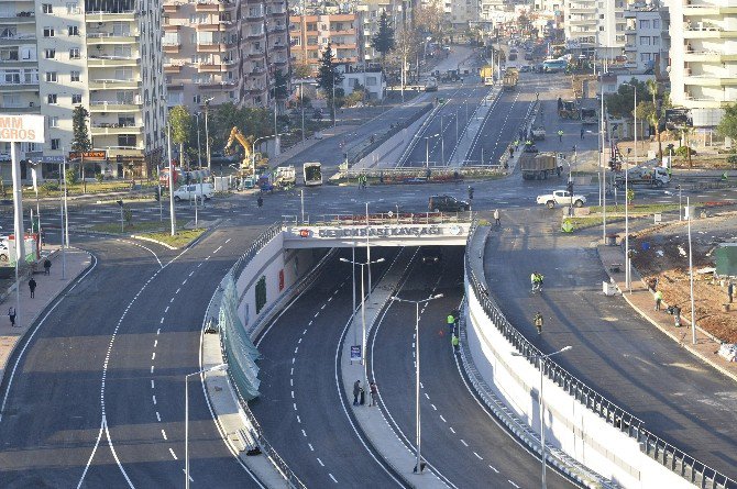 Mersin’in İkinci Bat-çık Projesi Demokrasi Kavşağı Açıldı