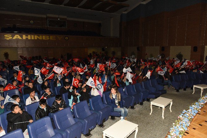 Çeled Uşaglar’ın Gösterisi Büyük Beğeni Topladı