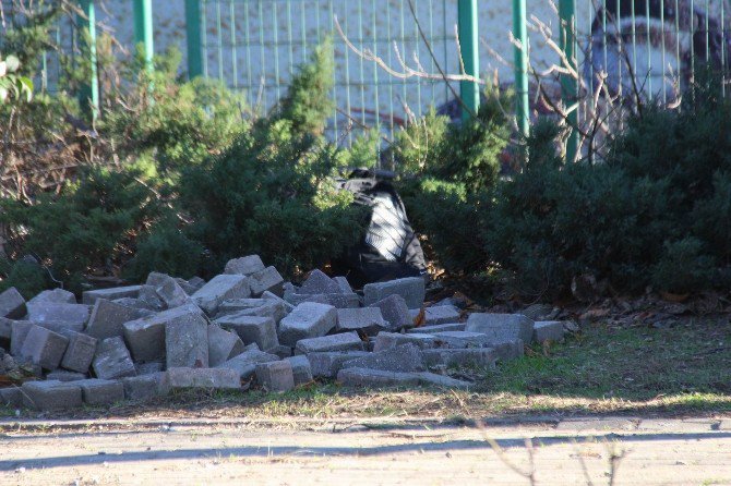 Şüpheli Çantadan Okul Malzemesi Çıktı