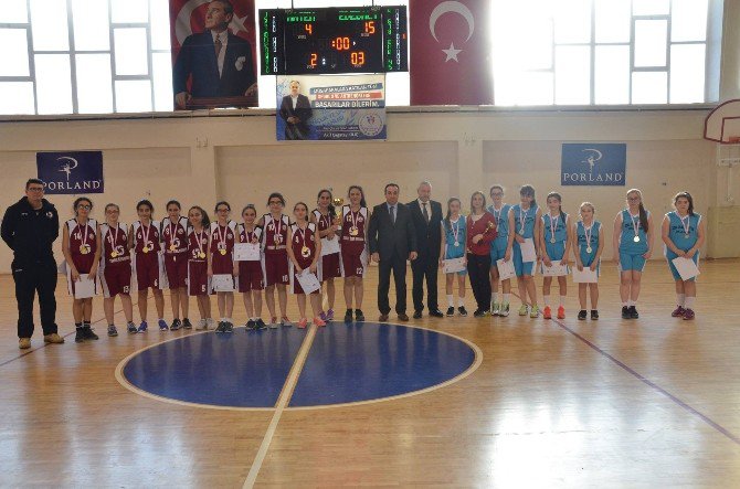 Okul Sporları Yıldızlar Basketbol Müsabakaları