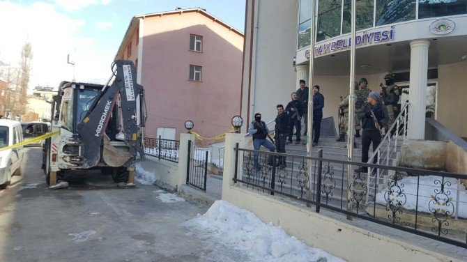 Çatak Belediye Başkanı Bartu Gözaltına Alındı