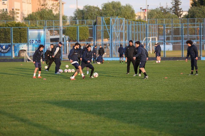 Adana Demirspor Çalışmalarını Sürdürüyor