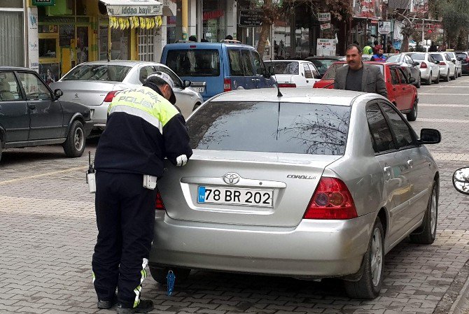 Trafik Ekipleri Hatalı Parklara Göz Açtırmıyor