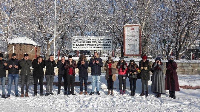 Ermenilerin Yanık Cami’de Diri Diri Yaktığı 300 Türk Anıldı