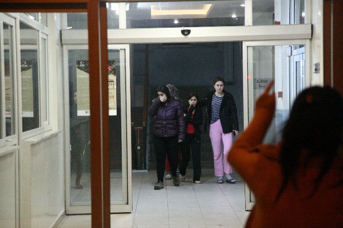 Kız Yurdunda Çıkan Yangın Paniğe Neden Oldu