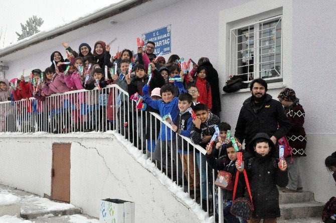 Gazi Üniversitesinden İhtiyaç Sahibi Öğrencilere Giysi Yardımı