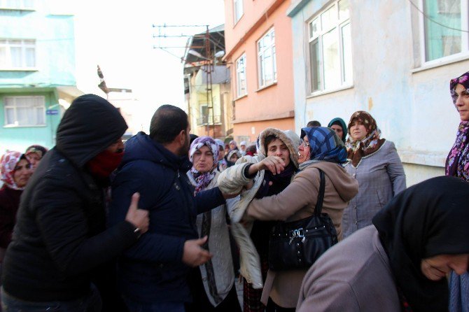 Kazada Ölen 2 Iraklı Çocuğa Gözyaşı