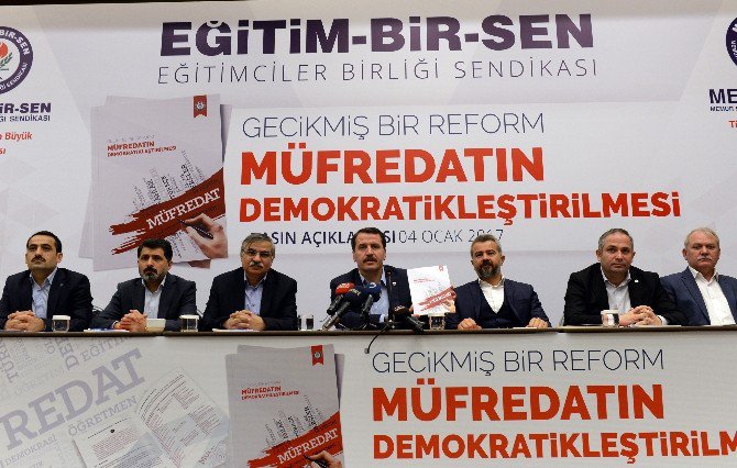 Memur-sen’den “Gecikmiş Bir Reform: Müfredatın Demokratikleştirilmesi Raporu”