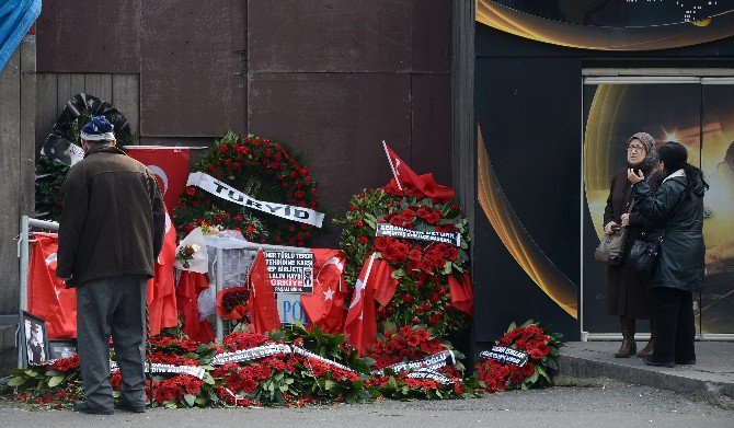 Reina Saldırısında Hayatını Kaybedenler Dualarla Anılıyor