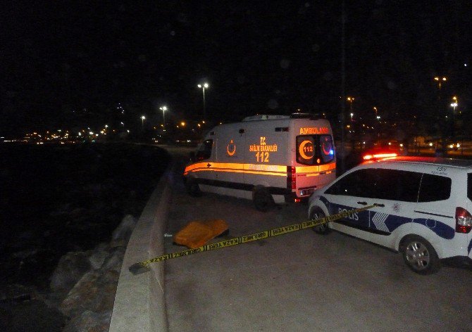 Kayıp Gencin Cesedi Pendik Sahilinde Bulundu