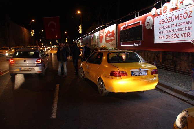 Taksiciler Saldırının Yaşandığı Kulübün Önüne Gelerek Terör Saldırısını Protesto Etti