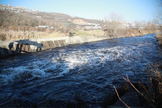 Sapanca Gölü Maksimum Seviyeye Ulaştı, Kapaklar Açıldı