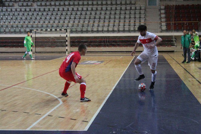 Türkiye Futsalda Rövanşı Aldı