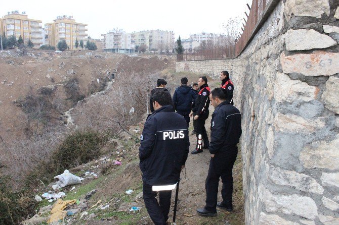 Şüpheli Şahıslar Polisi Harekete Geçirdi