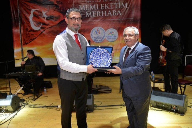 İbrahim Sadri’den Şiir Dinletisi Programı