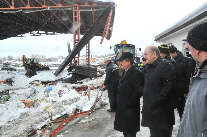 Akşehir’de Pazar Yerinin Çatısı Çöktü: 4 Yaralı