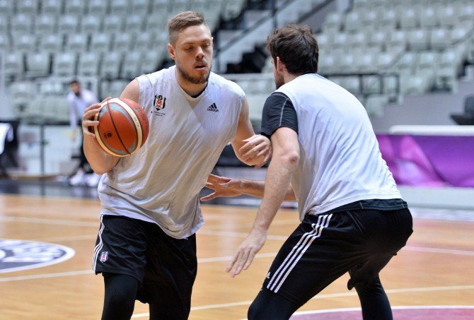 Beşiktaş Sompo Japan Derbi Hazırlıklarına Başladı