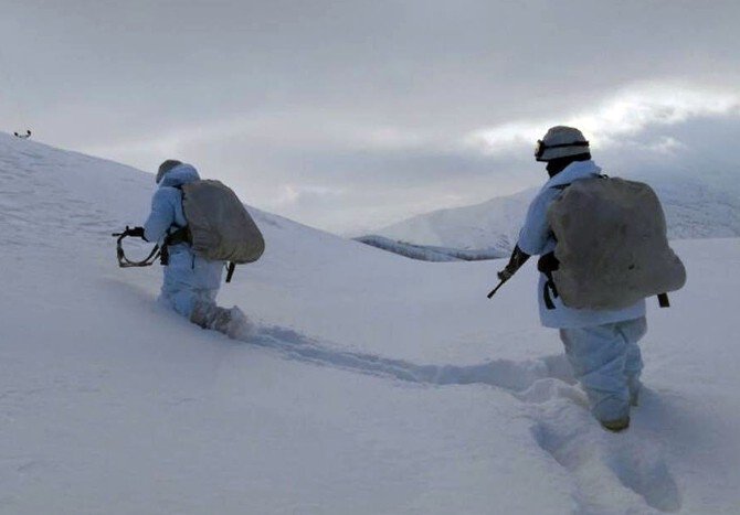 Bitlis’te Terör Örgütüne Ait Sığınaklar Kullanılamaz Hale Getirildi