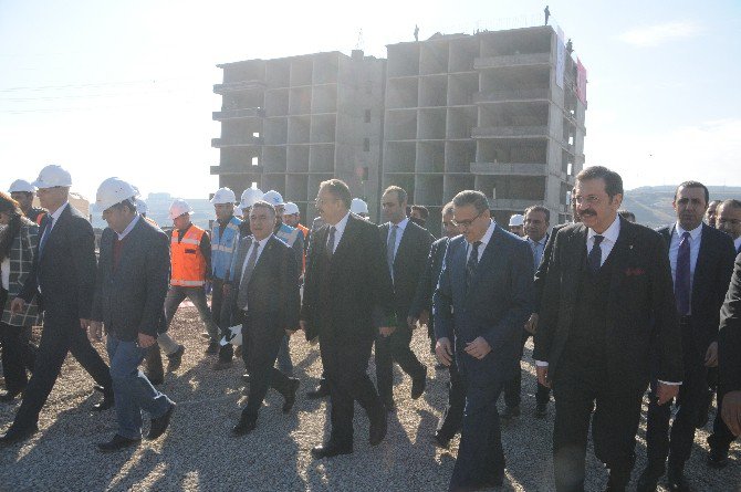 Bakan Özhaseki Cizre’de