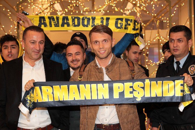 Fenerbahçe’nin Yeni Transferi İstanbul’a Geldi