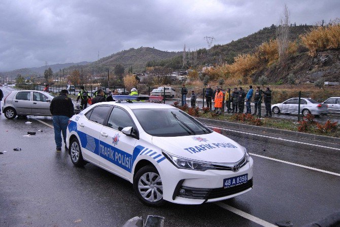 Fethiye’de Kazaya Müdahale Eden Polislere Otomobil Çarptı; 3 Yaralı