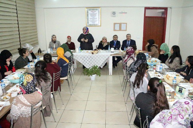 Ağrı’da ‘Her Ay Bir Konu Bir Konuk’ Konferansları Başladı