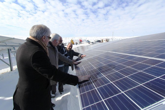 Tamamlanan Güneş Enerjisi Santralinde İnceleme