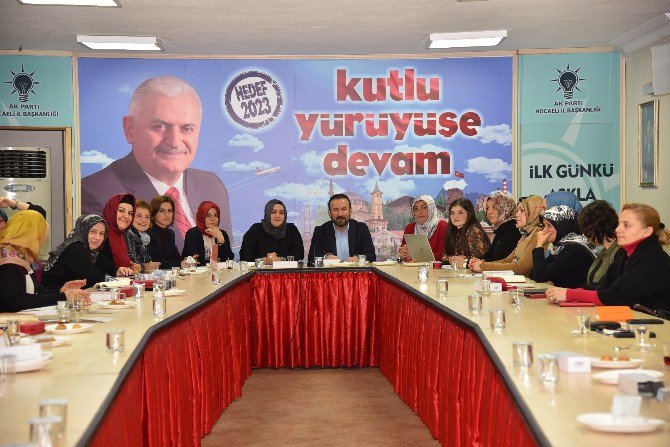 Başkan Doğan, Ak Parti Kadın Kolları Başkanı Yılmaz Ve Yönetimini Ziyaret Etti