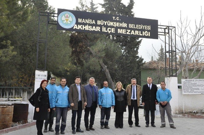 Mezarlıklardaki Sorunlar Yerinde Tespit Ediliyor