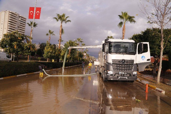 Çokakoğlu: "Mersin Hafta Sonu Yeniden Bir Sel Felaketiyle Karşı Karşıya Kalabilir"