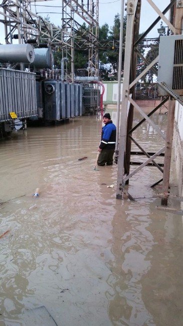 Toroslar Edaş, Mersin’de Sel Mesaisinde