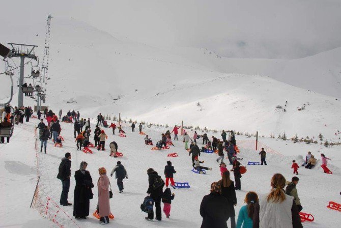 Uludağ’da Turizmcilerin Günübirlikçi İsyanı