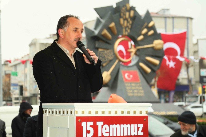 Bağcılar’da 15 Temmuz Şehitler Anıtı Dikildi