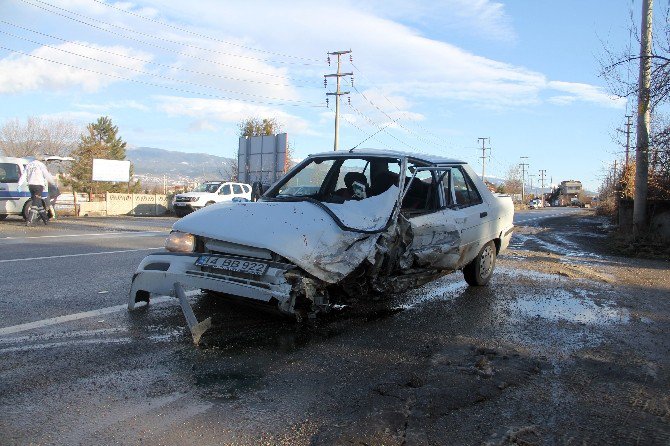 Bolu’da Trafik Kazası: 2 Yaralı