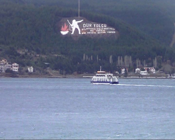 Çanakkale’de Feribot Seferlerine Fırtına Engeli