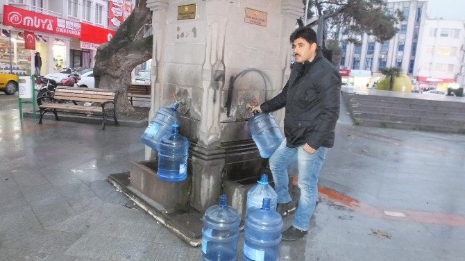 Burhaniye’de Düdüklü Suyu Hattı Yenileniyor