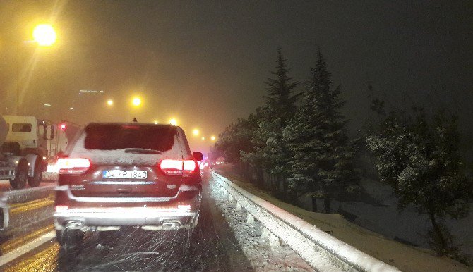 İbb’nin Çalışmaları Yetersiz Kalınca Vatandaşlar Yollarda Perişan Oldu